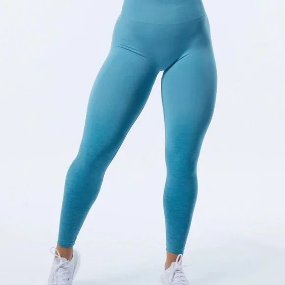 Alphalete Womens Blue Ombre Seamless Amplify Bootie Scrunch Stretch Leggings M - Picture 2 of 12